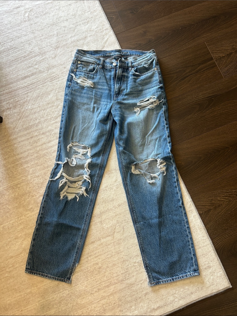 American Eagle Outfitters Distressed Straight Leg Jeans in Medium Blue
